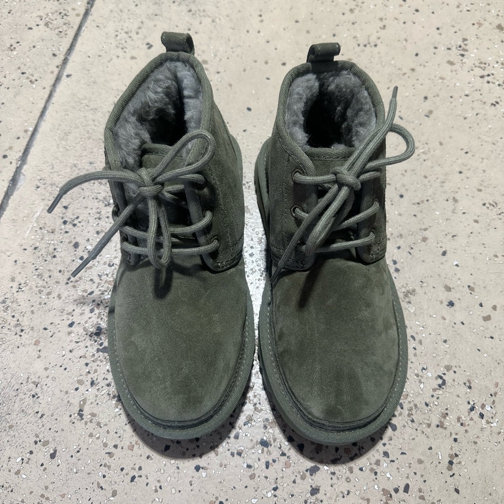 Ugg Women’s Neumel in Moss/ Olive Green
